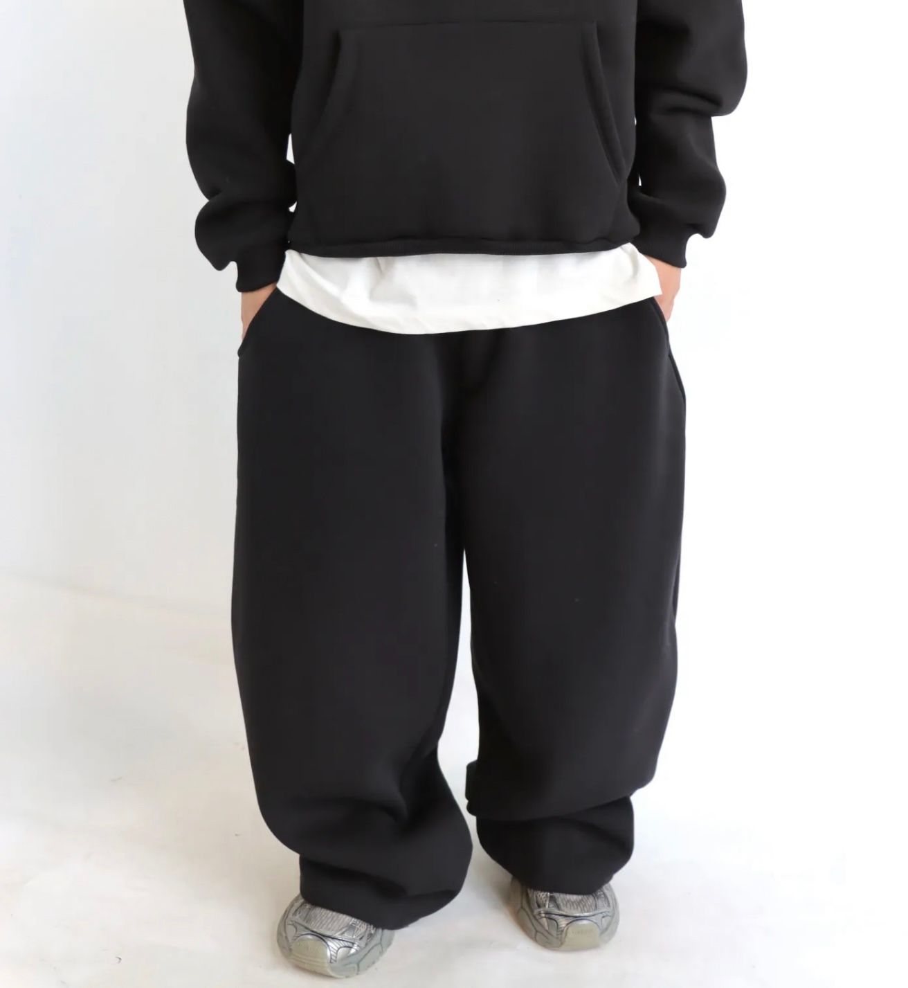 Pantatuta super baggy felpato made in italy Fondo largo nero Pantatuta super baggy felpato made in italy Fondo largo nero