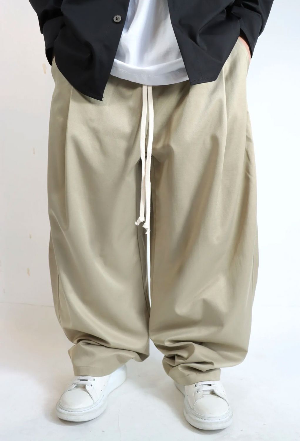 Pantaloni balloon Fondo largo con pence beige