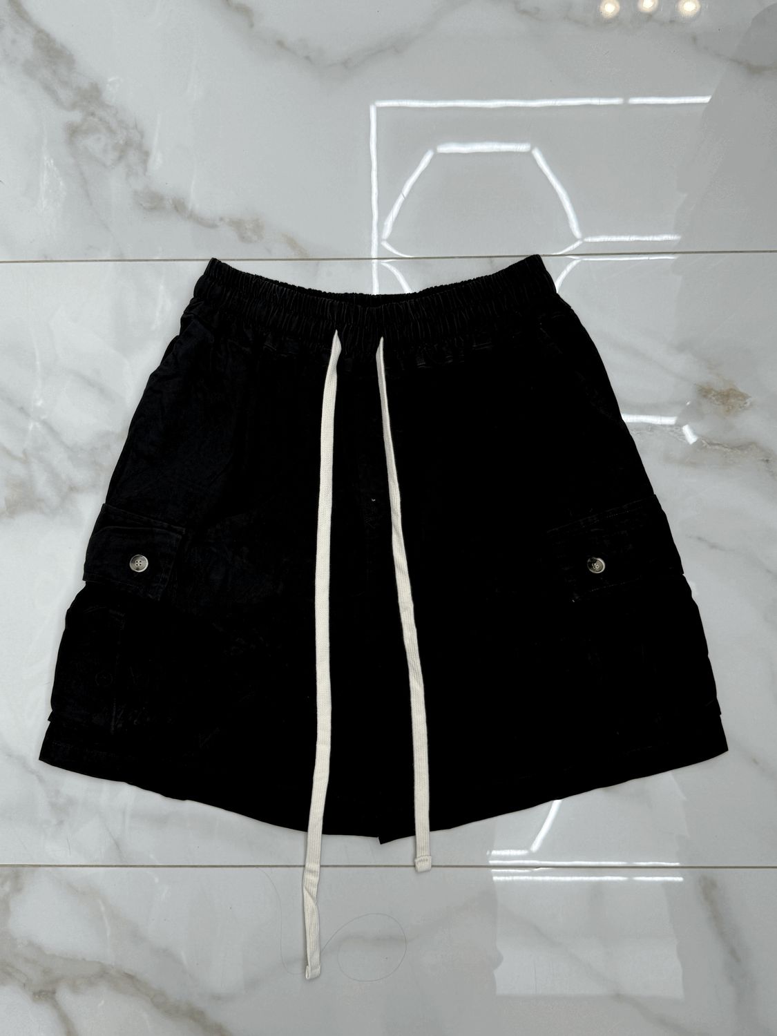 Pantaloncini cargo con tasconi laterali Premium nero Pantaloncini cargo con tasconi laterali Premium nero