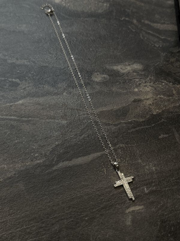 Collana croce con diamanti argento