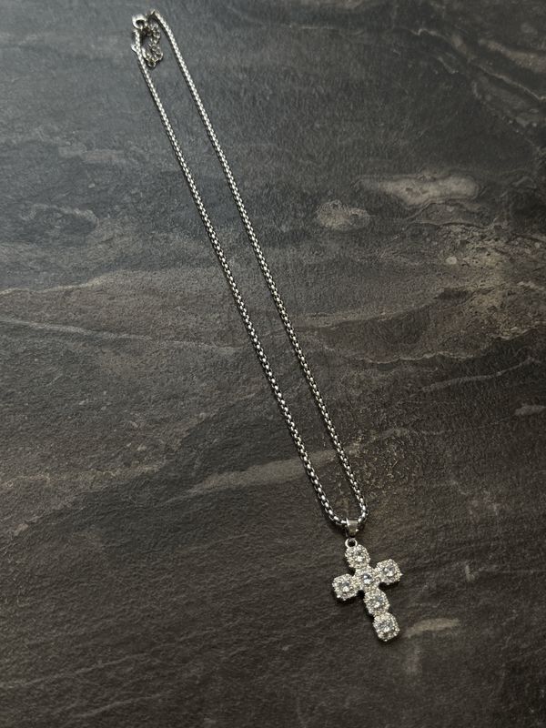 Collana croce con diamanti argento