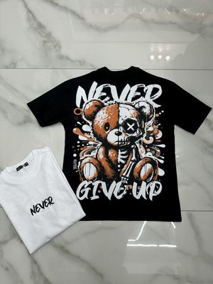 T-shirt con stampa oversize BAMBINO 'Never Give Up'