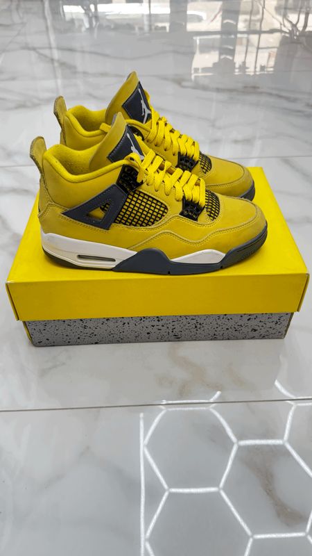 Air Jordan 4 retro Lightning