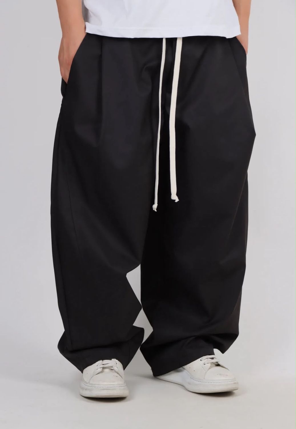 Pantalone balloon con pence