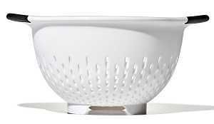 11331000 COLANDER PLASTIC 3QT
