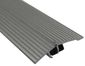 UC444LFA TEE PEX 3/4X1/2X3/4IN
