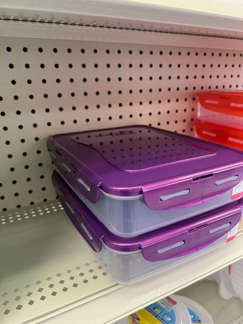 Purple Tupperware - Lock and Close