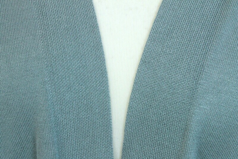 Strickjacke von Yesta gr.50 in Rauchblau ++ NEU ++