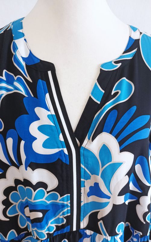 3/4 Arm  Kleid von Via Appia Due gr.46 in Schwarz/Blau/Weiß