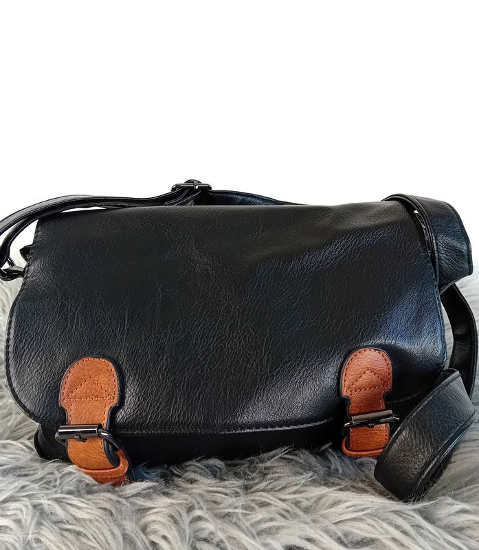 Umhängetasche in Schwarz mit Braun