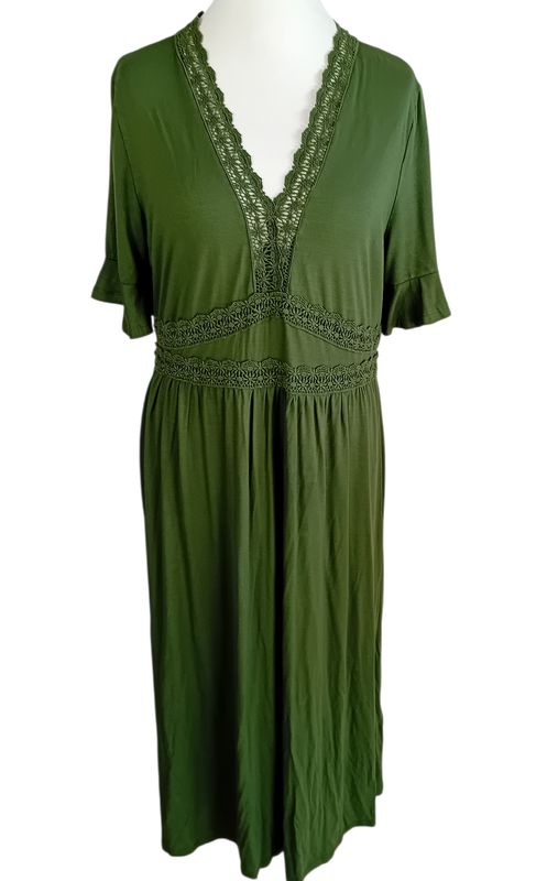 Kurzarm Maxikleid gr,46 in Grün