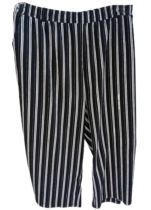 3/4 Schlupfhose gr.50 in Schwarz/Weiß gestreift