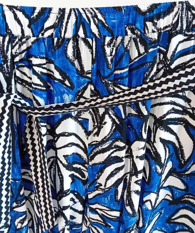 Schlupfhose von Via Appia gr.48 in Blau/Weiß
