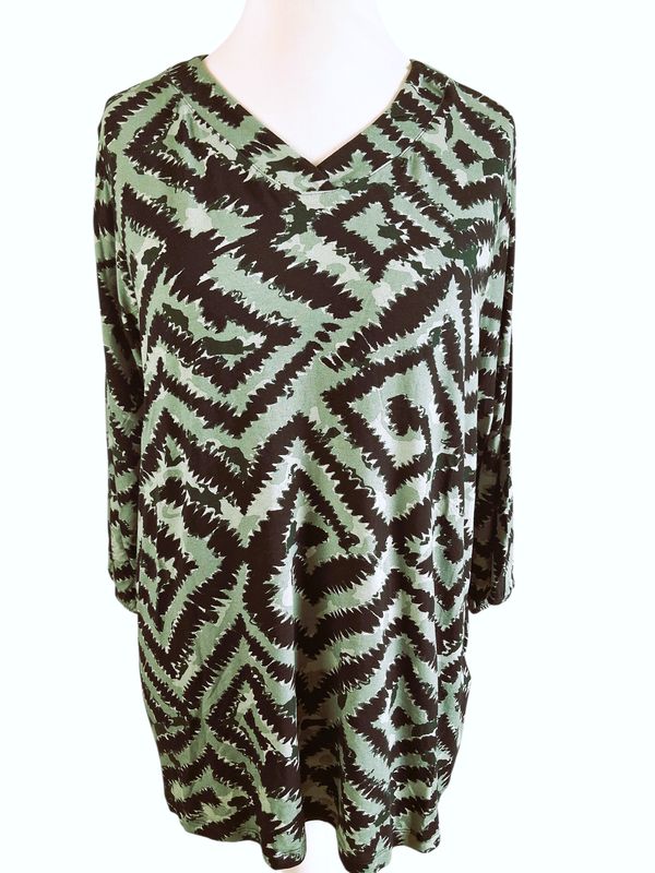 3/4 Arm Shirt von Zhenzi gr.50/52 in Schwarz/Oliv