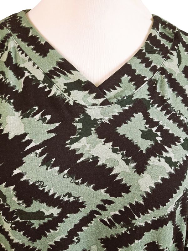 3/4 Arm Shirt von Zhenzi gr.50/52 in Schwarz/Oliv