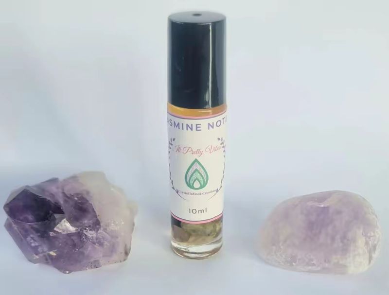 Jasmine Note &amp; Amethyst Crystal Chip Purfume Roller 