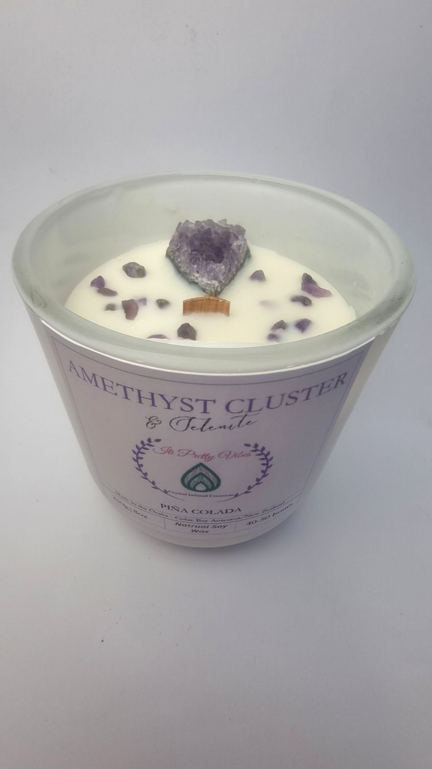 Amethyst Cluster &amp; Selenite Soy wax candle scented in Panama Colada