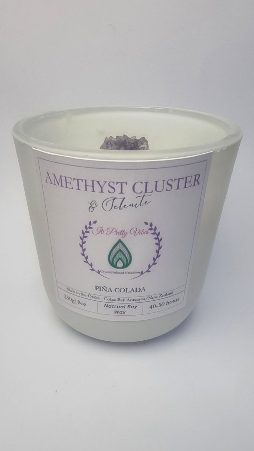 Amethyst Cluster &amp; Selenite Soy wax candle scented in Panama Colada