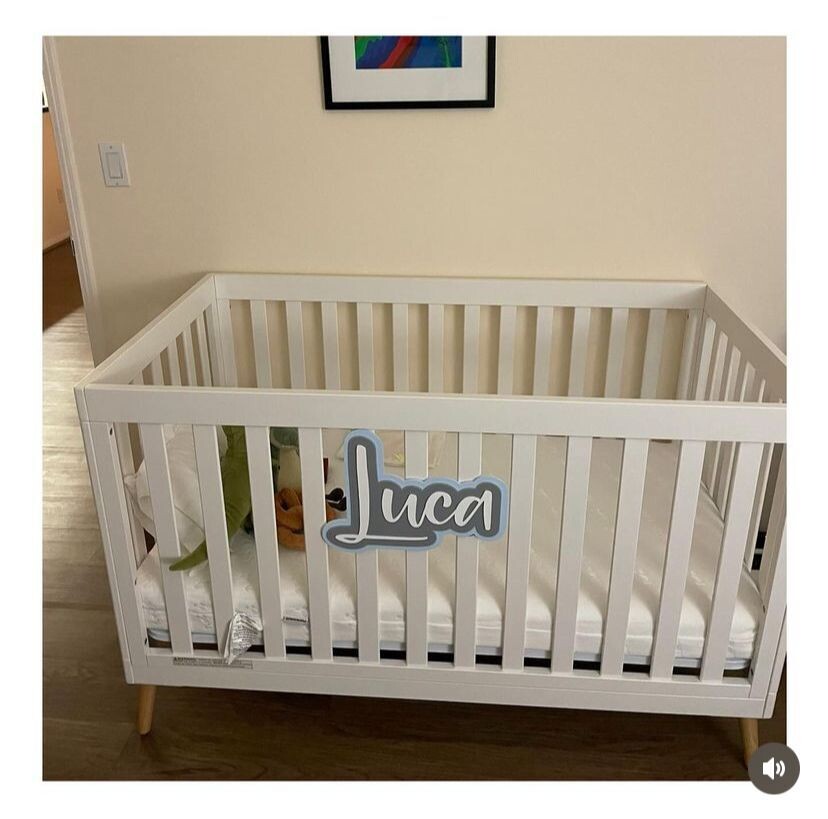 Nombre Decorativo Triple Capa - M