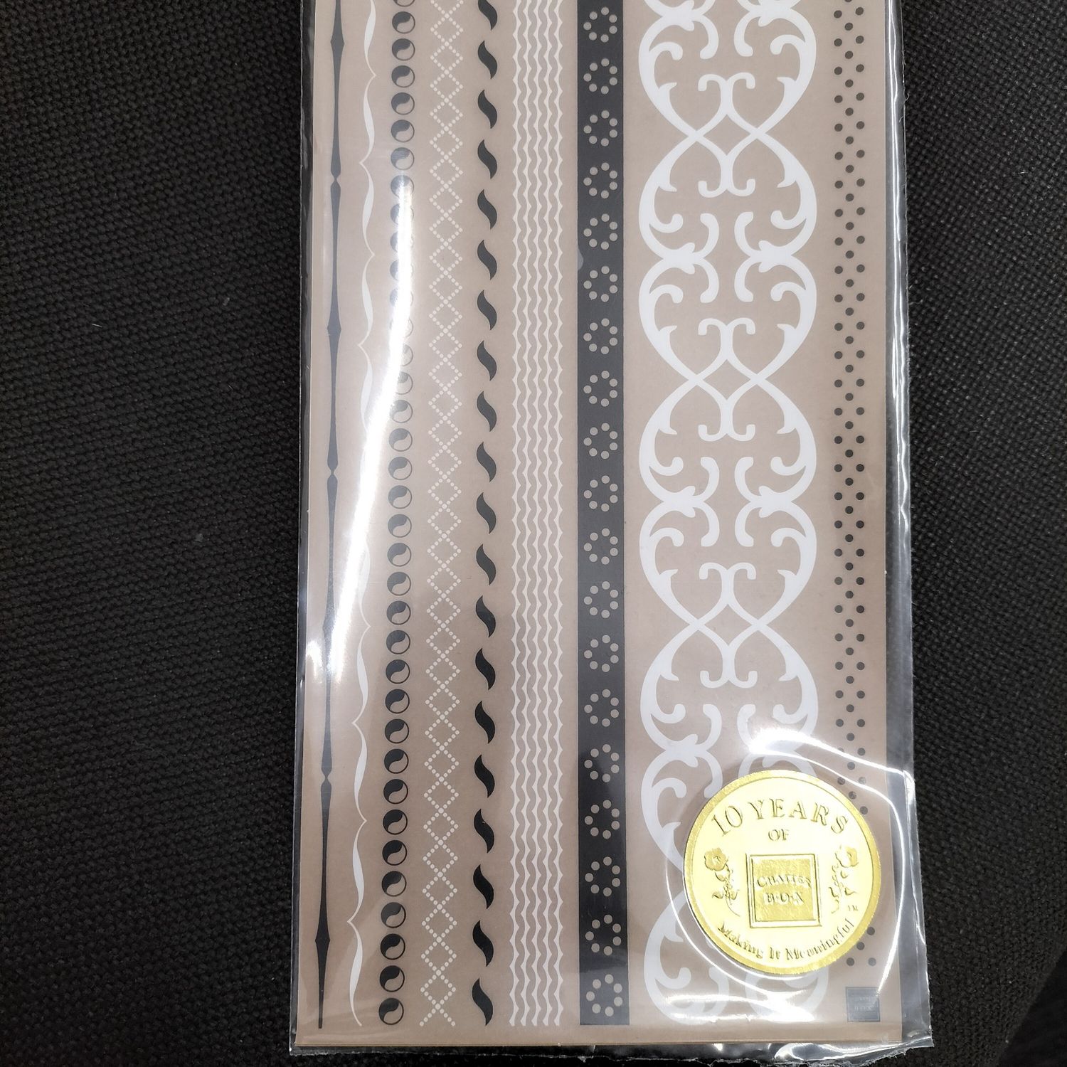 Chatterbox Rub-Ons, Theme: Borders Black &amp; White