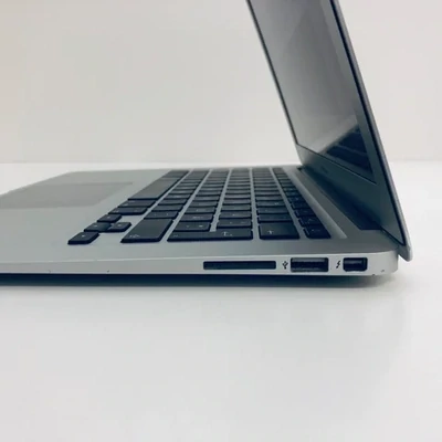 MacBook Air Silver model A1645 (Begagnad)