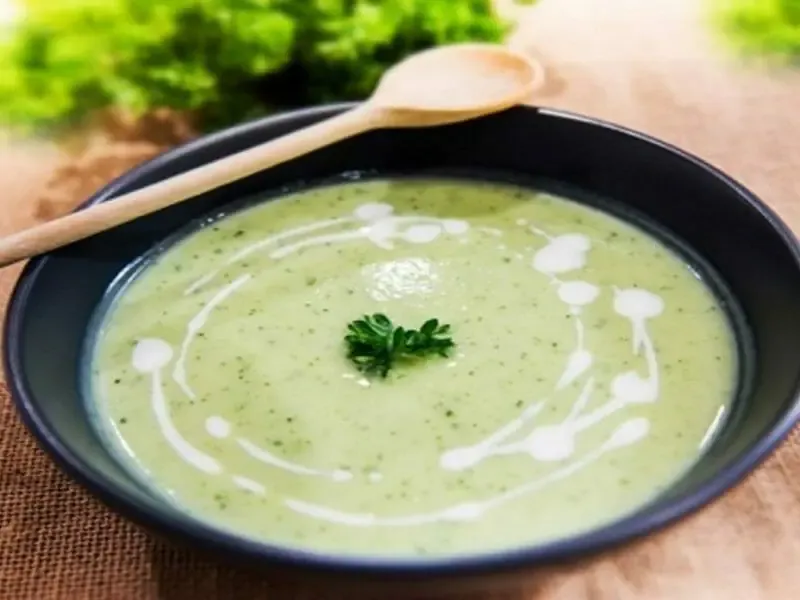 Crème de courgettes au Maredsous et croûtons à l&#39;ail