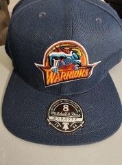 3 Point City Edition Sz: 8 Fitted