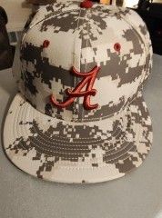 Atlanta Braves camo cap Sz: 8 Fitted