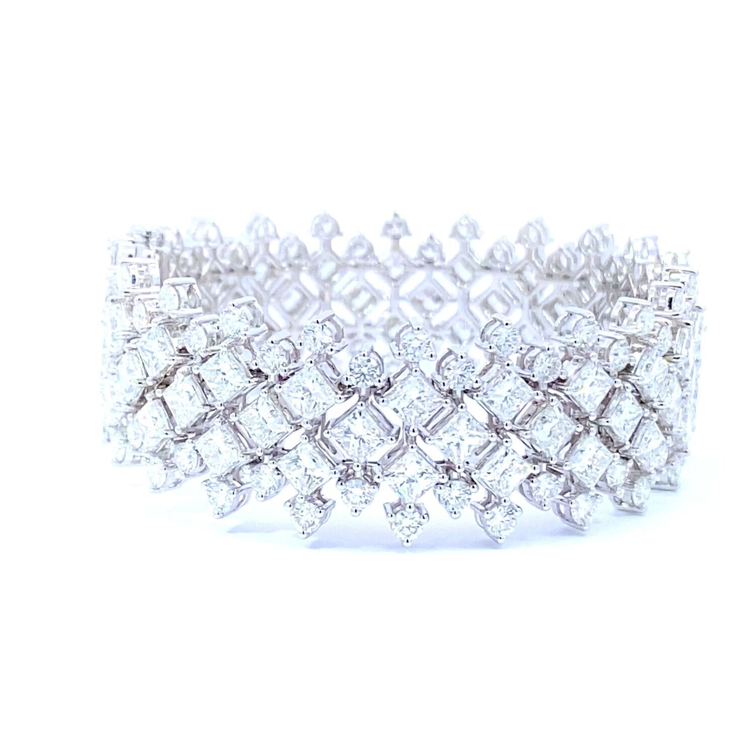 GIA 26.61 Carats Princess Cut Diamond In 18K White Gold Bracelet