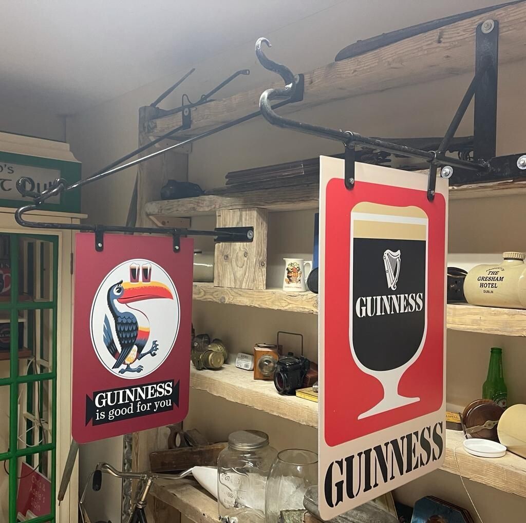 1/2 Pint Glass GUINNESS Sign