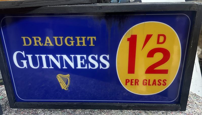 Draught Guinness 1/2 Per Glass Light Box