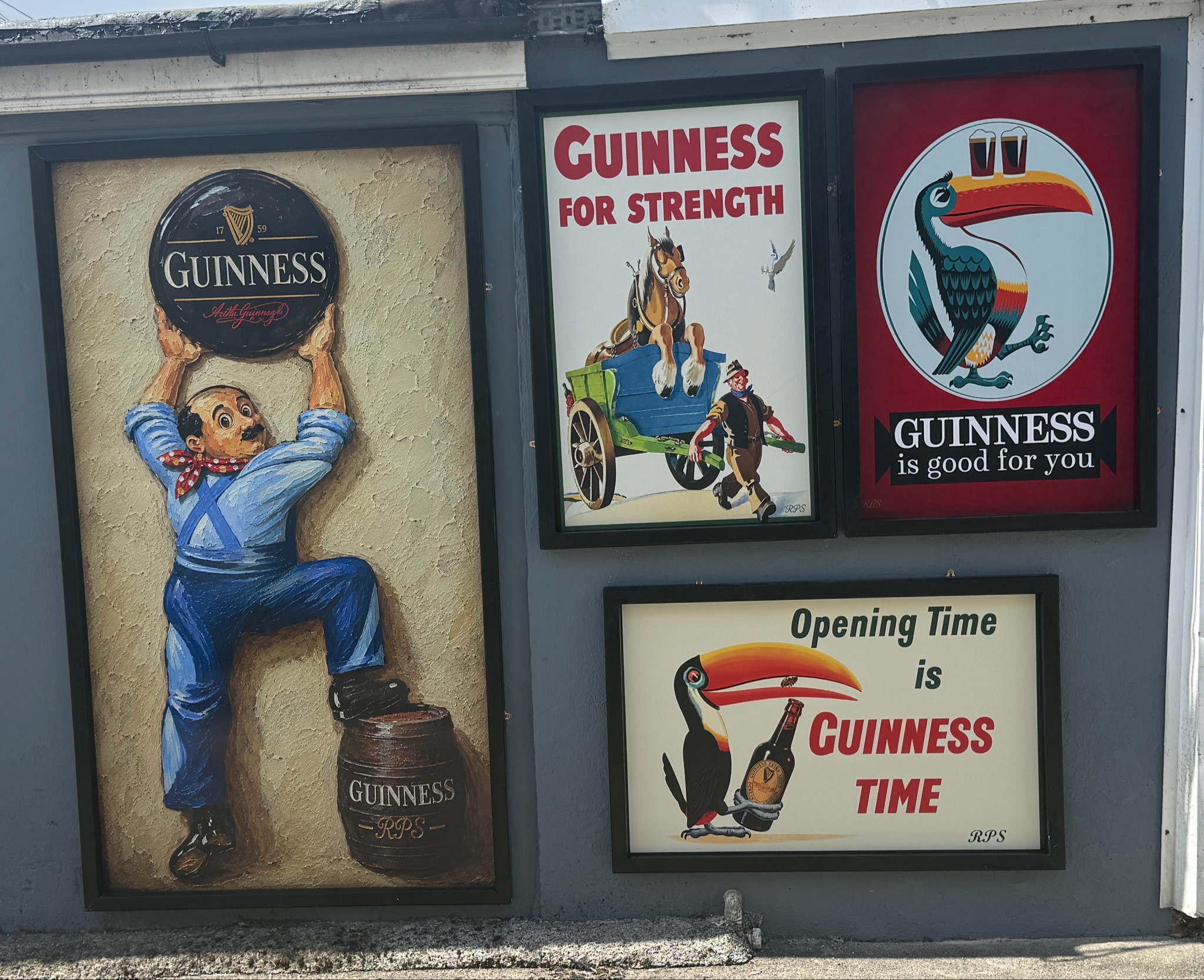 Beer Garden Toucan