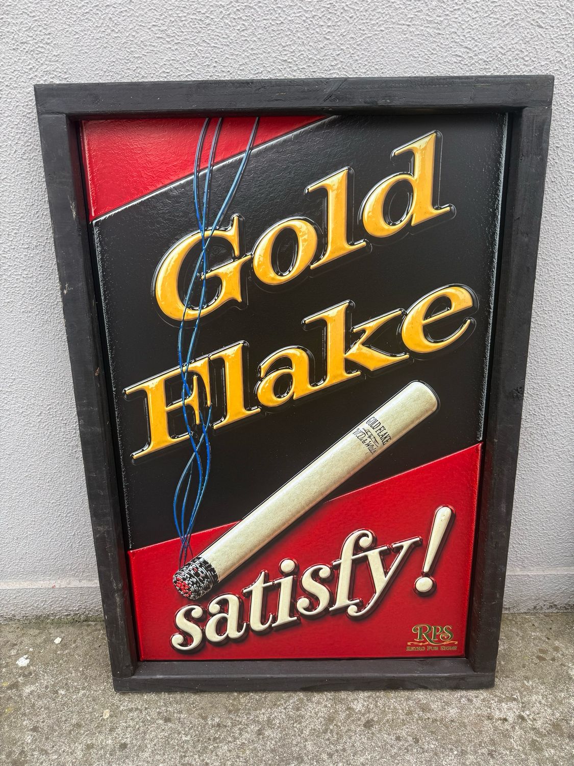 Beer garden Gold Flake - Various Sizes Beer garden Gold Flake - Various Sizes