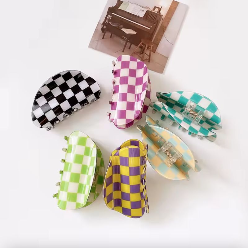 Haar klem checkered colorful half rond