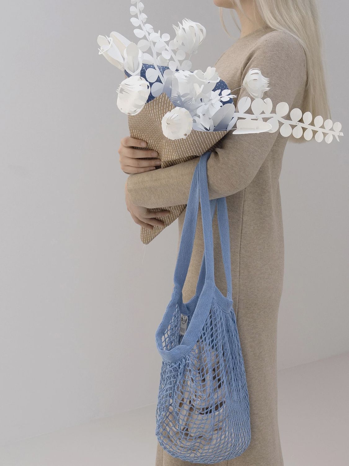 Jurianne Matter FIELD flowers · white large