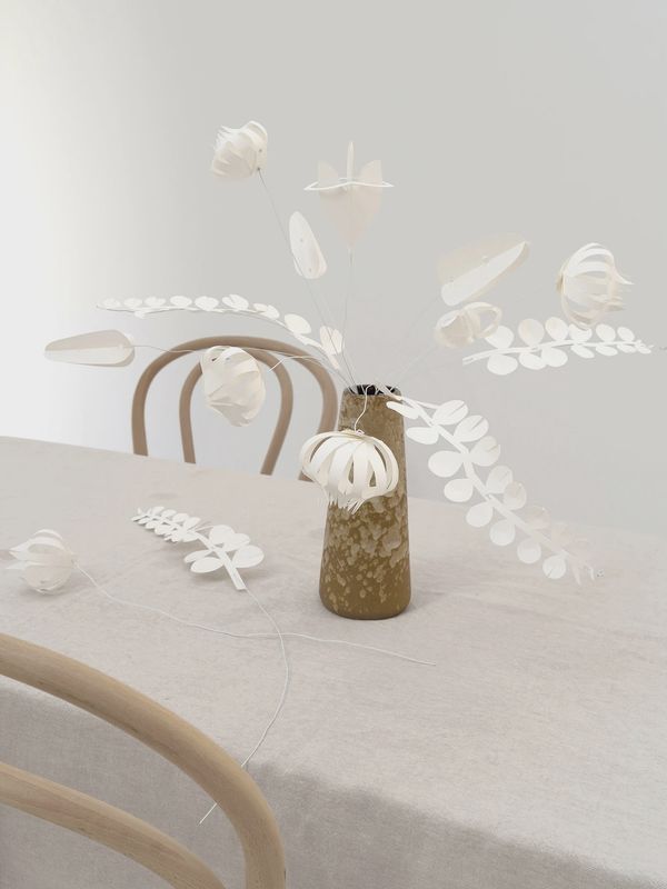 Jurianne Matter FIELD flowers · white large