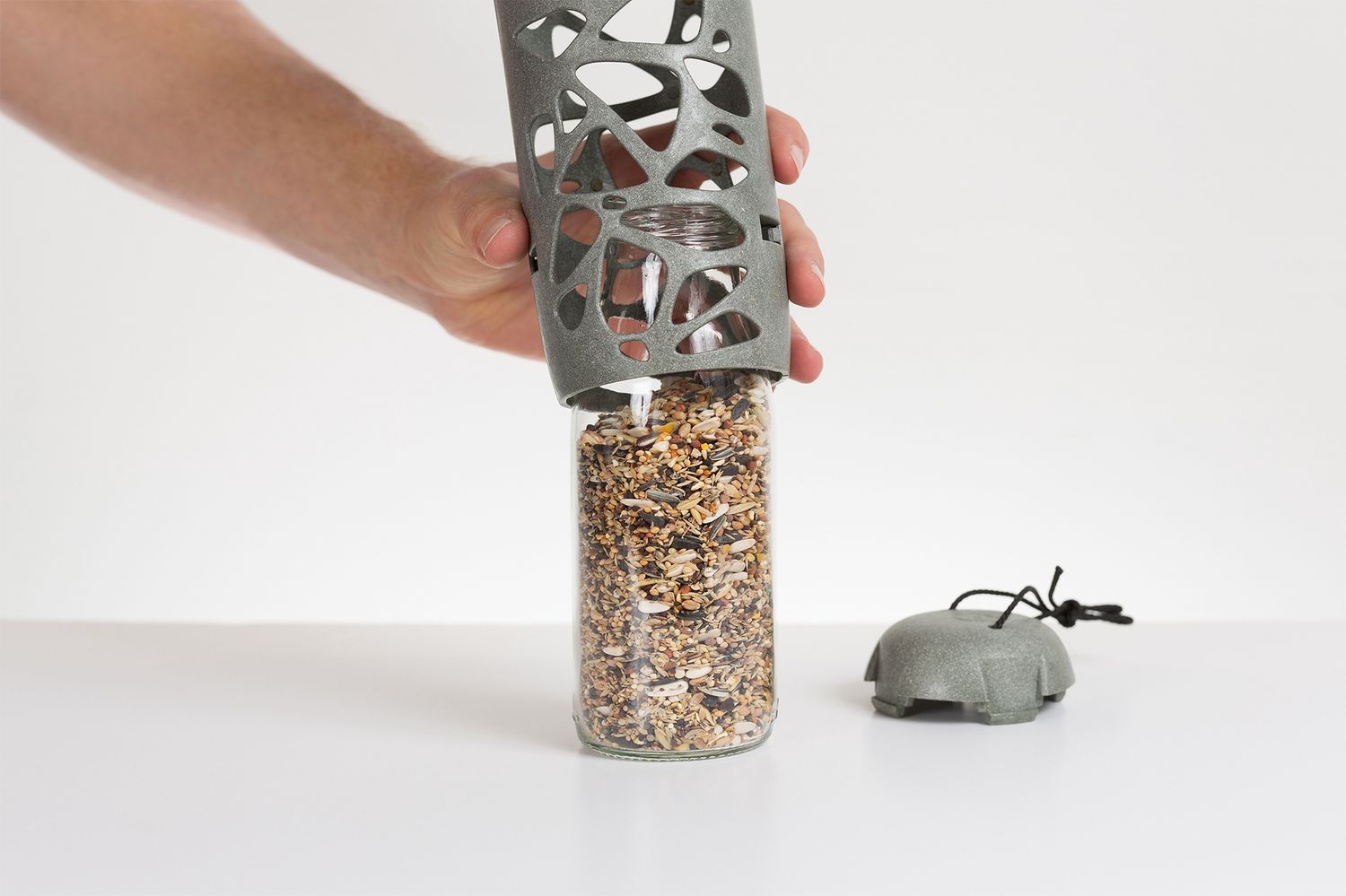 Hello Tara vogel voeder hanger 100% recycled · met fles