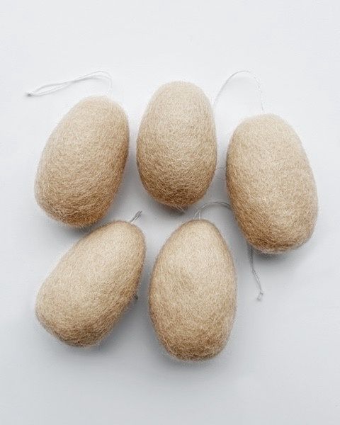 Eitje van vilt pasen · sand