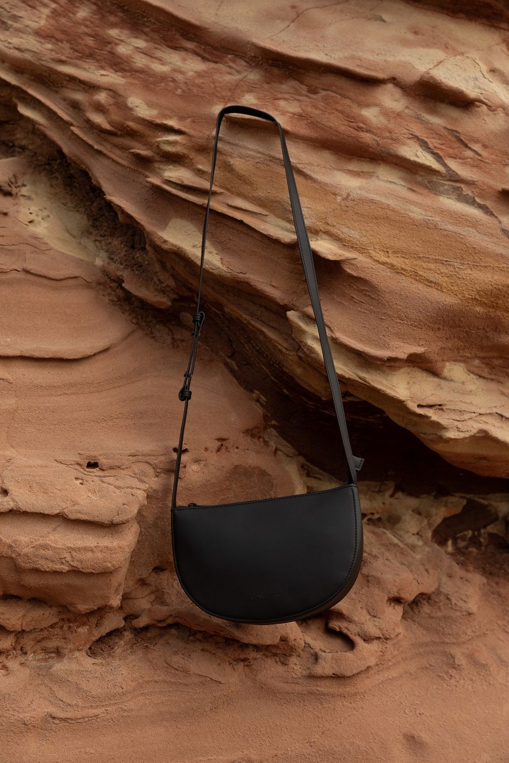 Monk &amp; Anna · Farou half moon bag - Black