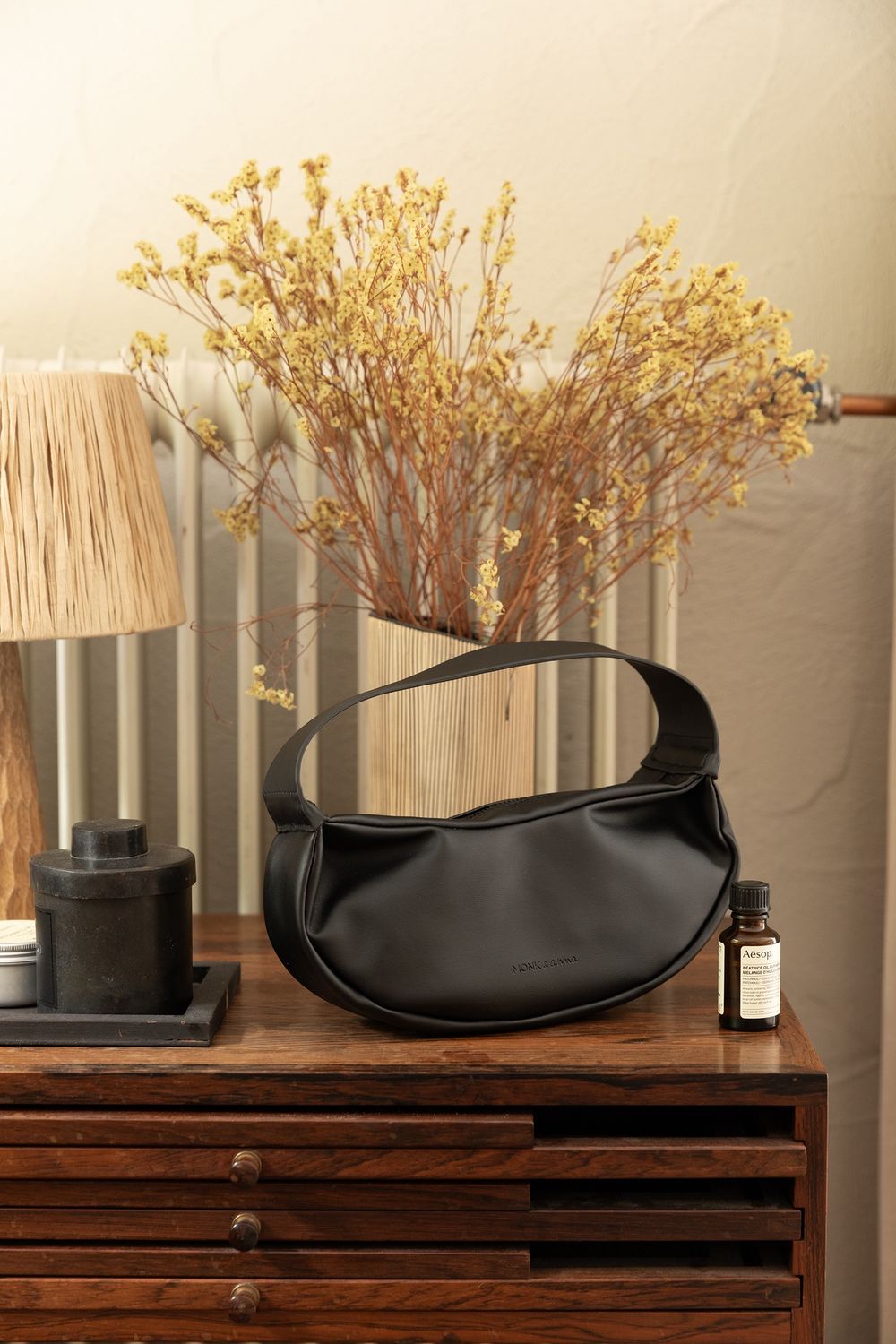 Monk &amp; Anna · Isamu hand bag - Black