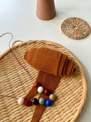 Bybjor ketting · Pebble &amp; Button Cord