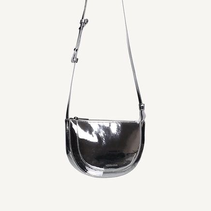 Monk &amp; Anna · Farou half moon bag - Zilver