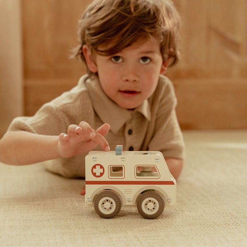 Little Dutch Houten ambulance