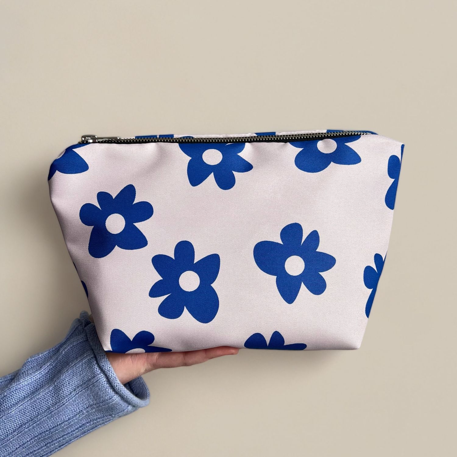 Toilettas · Flowers Blue