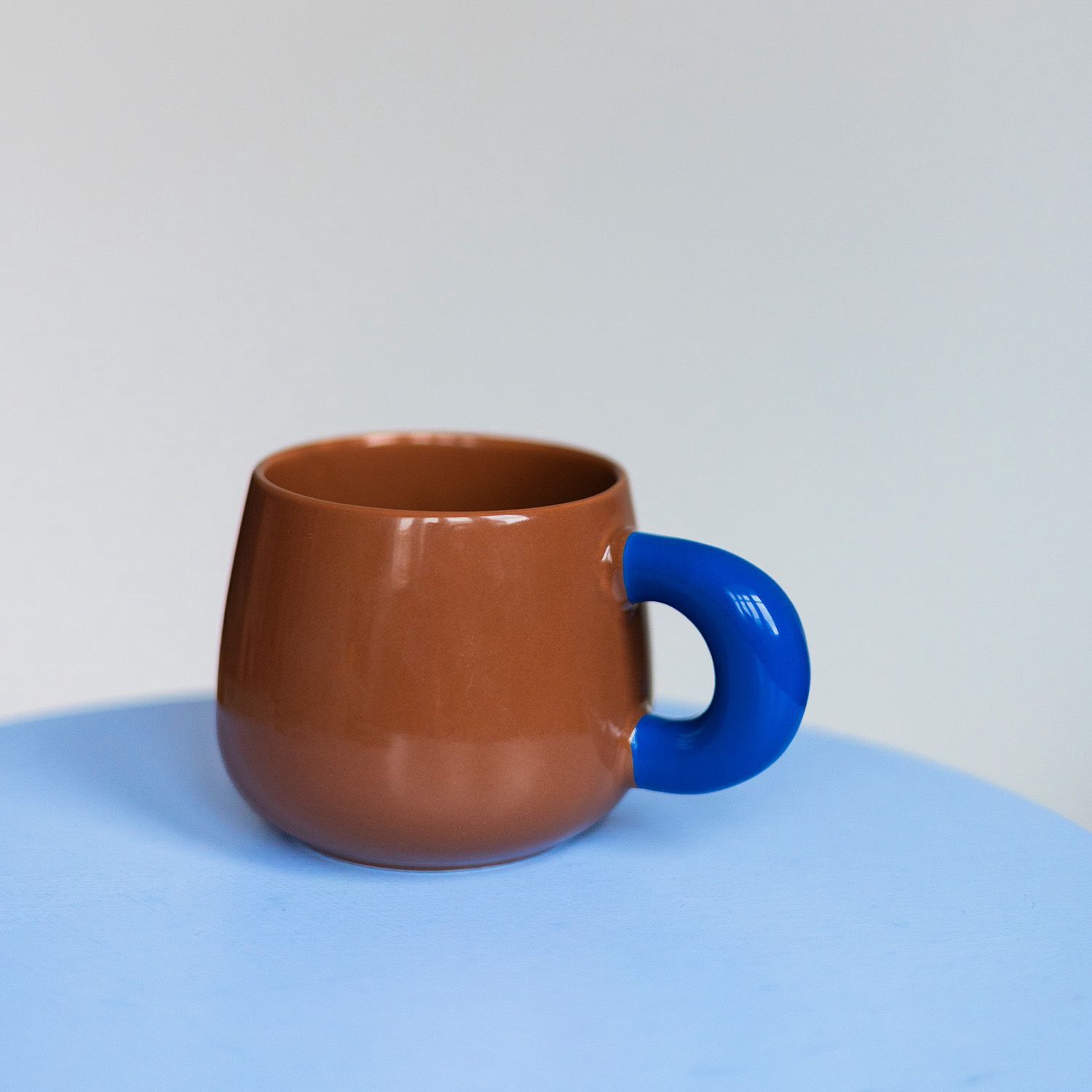 ONA · Coco beker bruin/blauw