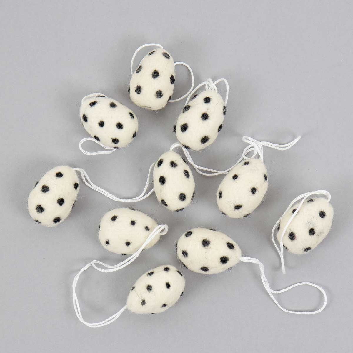 Vilten eitjes zwart/wit · 10 stuks