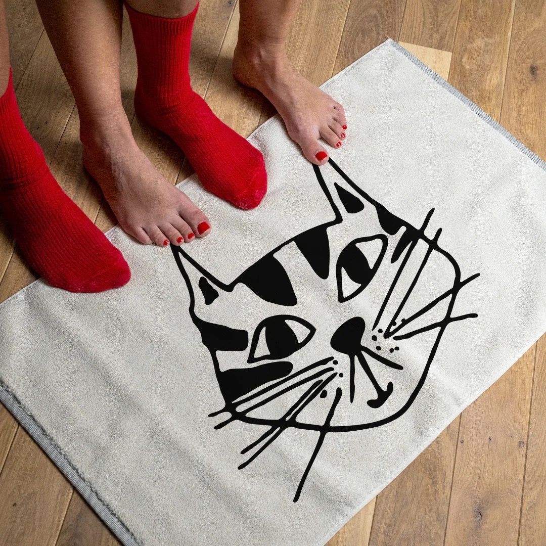 Helen B badmat · Kitty
