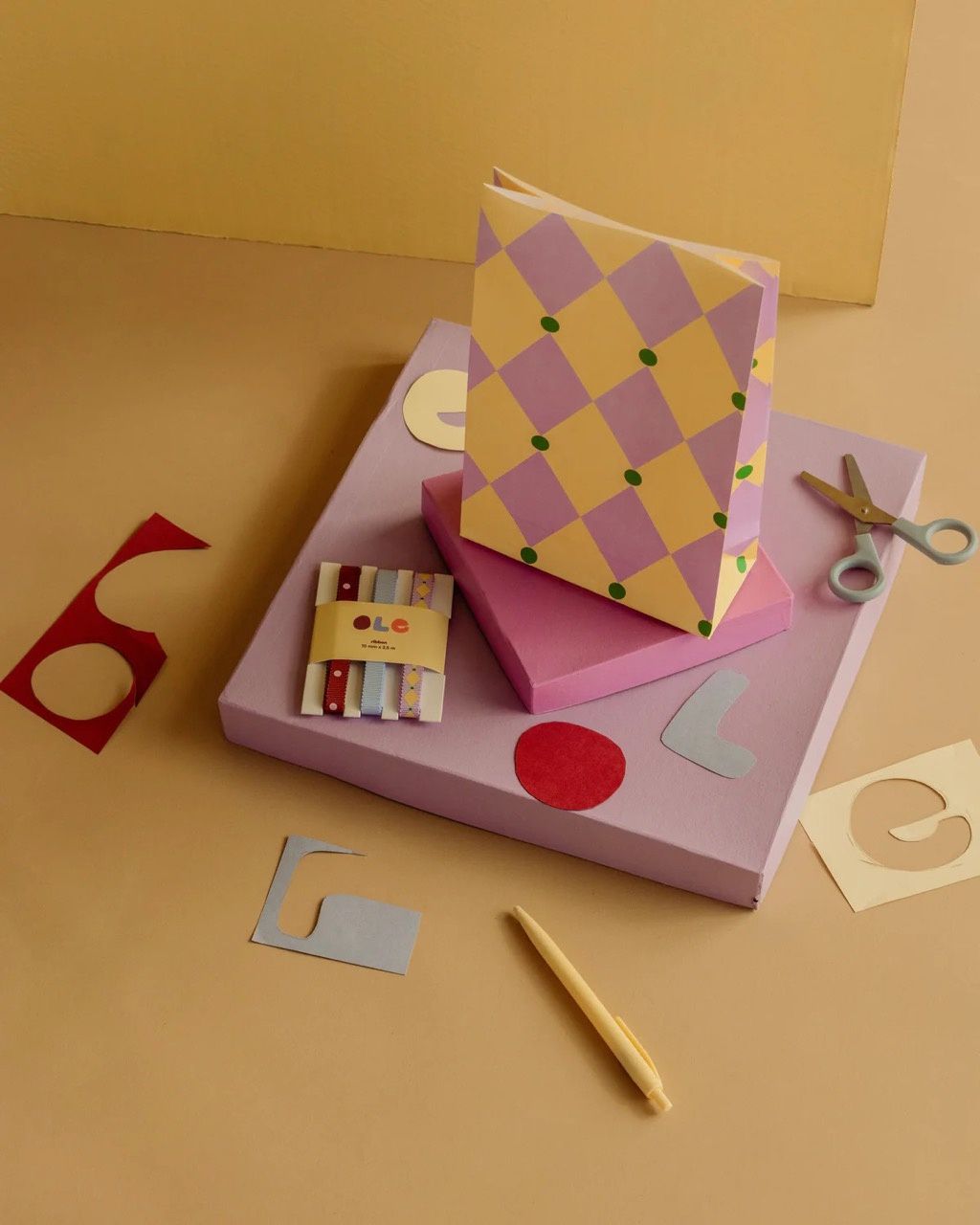 Ole · Anne Pascal · circus lily + honey butter + lawn green blokbodemzakken