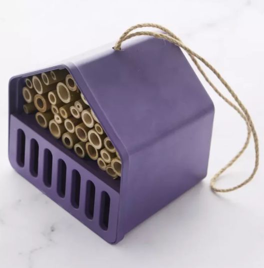 Insectenhotel huis paars