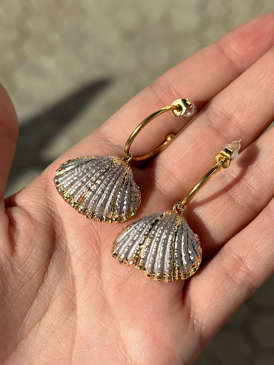 PENDIENTES CONCHA DORADO